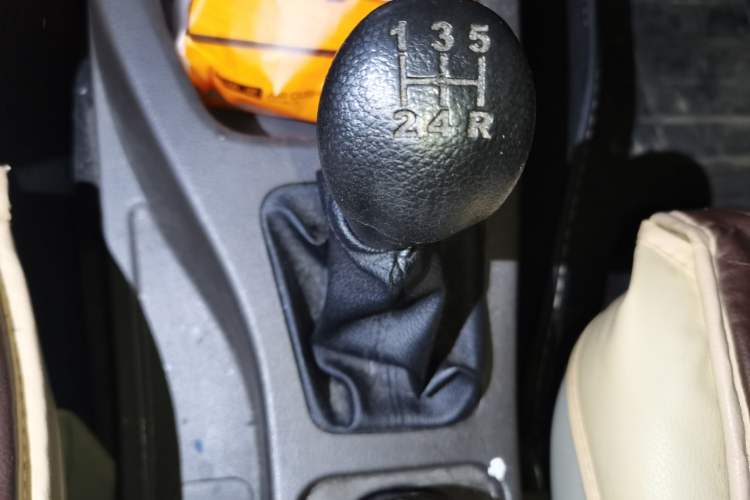 Used Wuling Rongguang V 2016 1.5L Standard Version Gear Lever