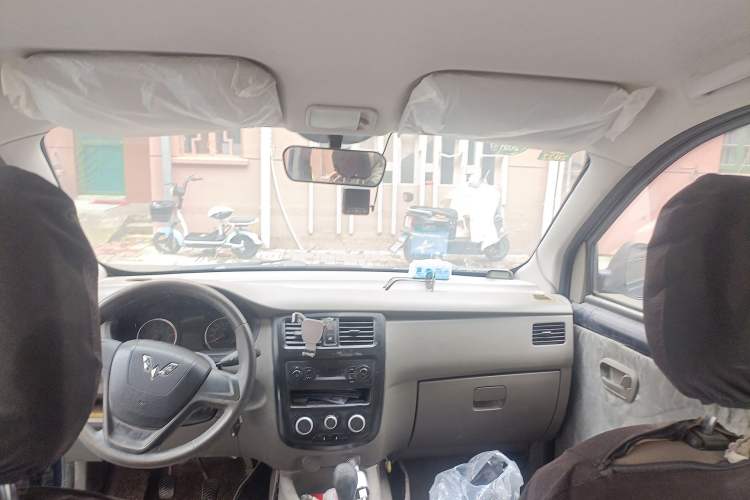 Used Wuling Rongguang V 2016 1.5L Practical Version Headliner