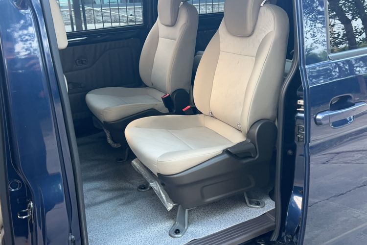 Used Wuling Rongguang V 2016 1.5L Standard Version Interior 3