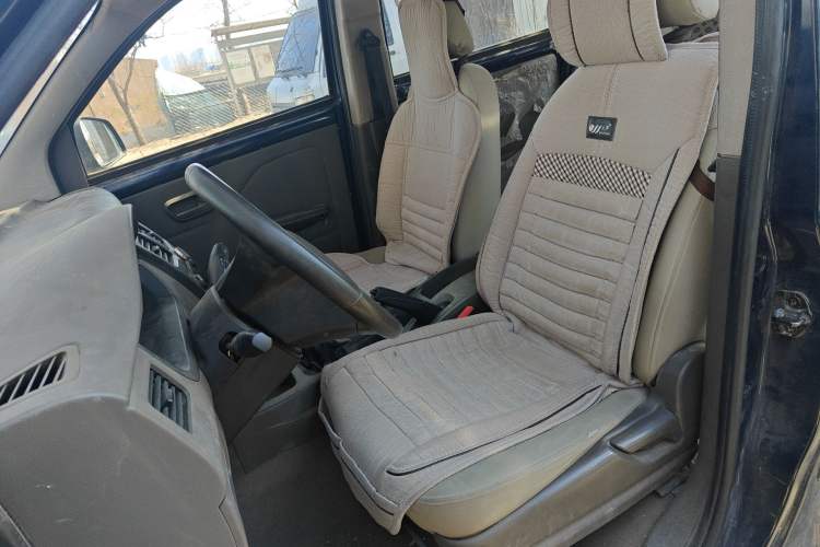 Used Wuling Rongguang V 2016 1.5L Practical Version Left Front Seat