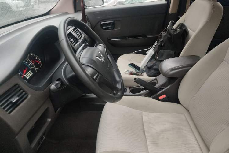 Used Wuling Rongguang V 2016 1.2L Standard Version Left Front Seat