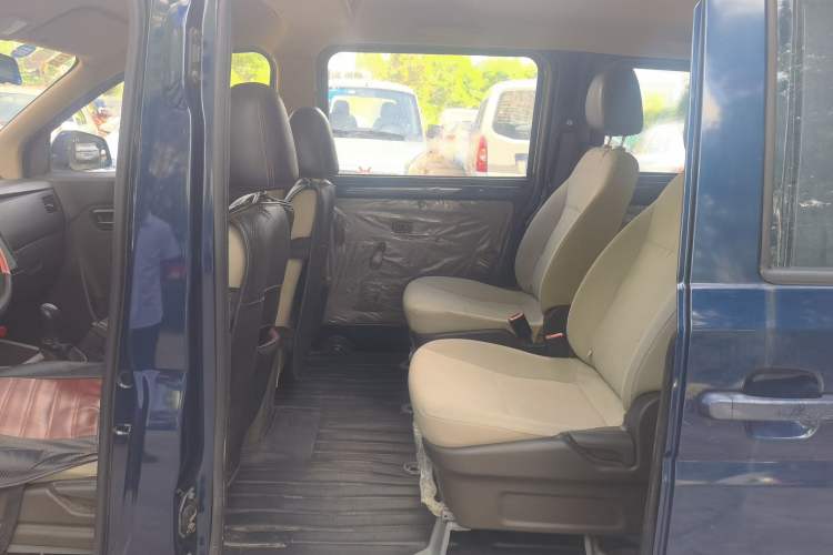 Used Wuling Rongguang V 2016 1.5L Standard Version Left Rear Seat