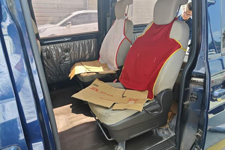Used Wuling Rongguang V 2016 1.5L Standard Version Left Rear Seat