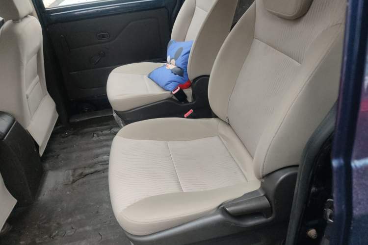 Used Wuling Rongguang V 2016 1.2L Standard Version Left Rear Seat