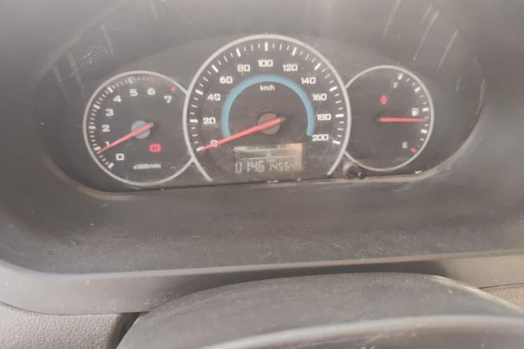 Used Wuling Rongguang V 2016 1.5L Standard Version Odometer Close Up