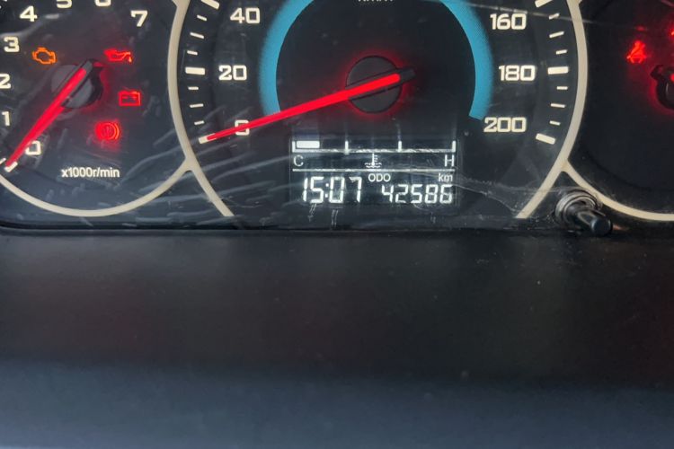 Used Wuling Rongguang V 2016 1.5L Standard Version Odometer Close Up