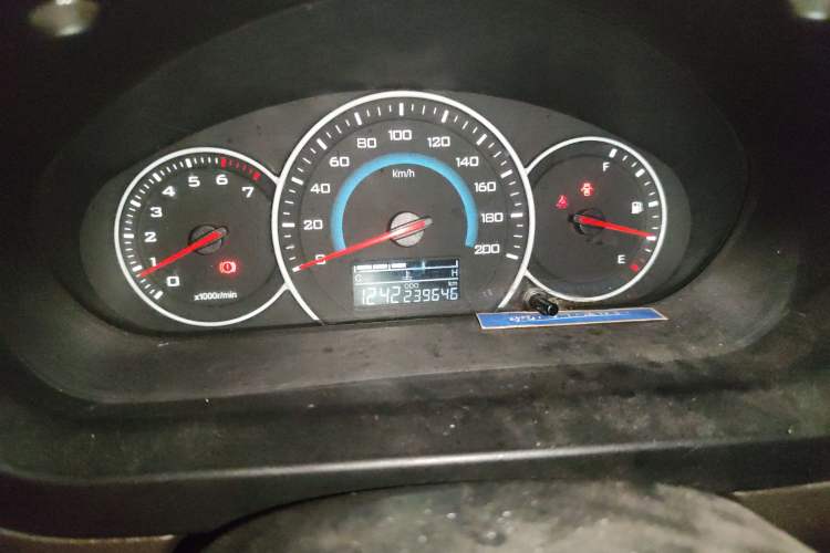 Used Wuling Rongguang V 2016 1.5L Standard Version Odometer Close Up