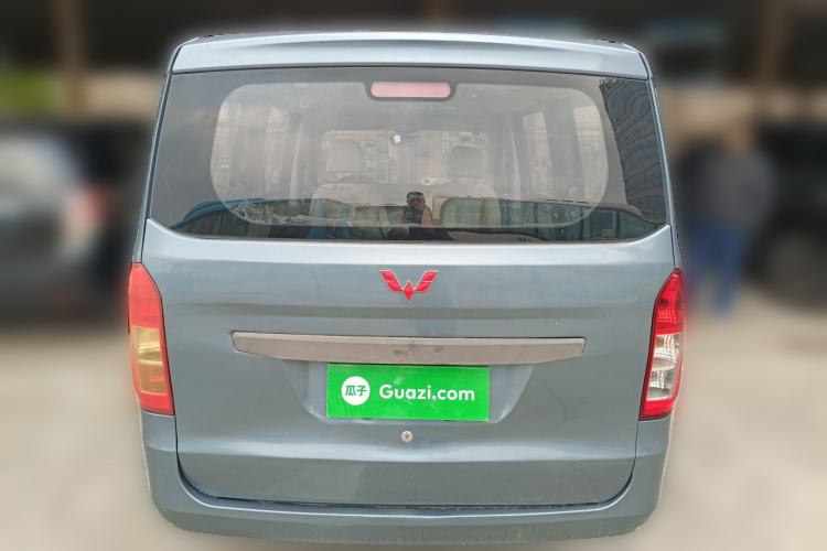 Used Wuling Rongguang V 2016 1.5L Practical Version Rear