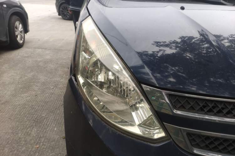Used Wuling Rongguang V 2016 1.5L Standard Version Right Front Headlight