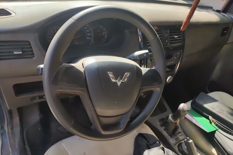 Used Wuling Rongguang V 2016 1.5L Standard Version Steering Wheel