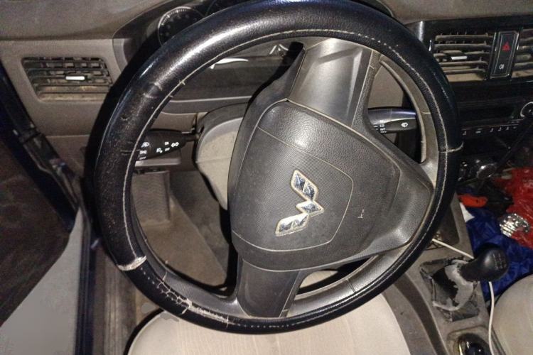 Used Wuling Rongguang V 2016 1.5L Standard Version Steering Wheel