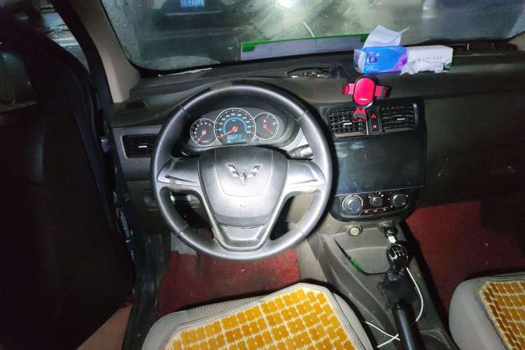 Used Wuling Rongguang V 2016 1.5L Standard Version Steering Wheel