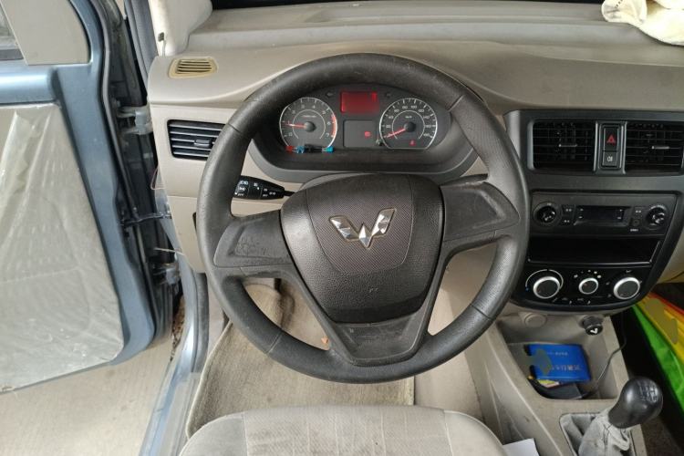 Used Wuling Rongguang V 2016 1.5L Practical Version Steering Wheel
