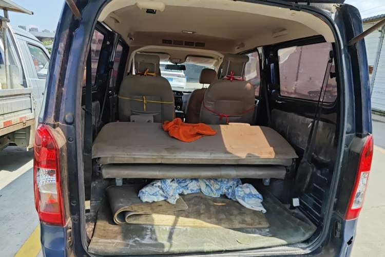 Used Wuling Rongguang V 2016 1.5L Standard Version Trunk
