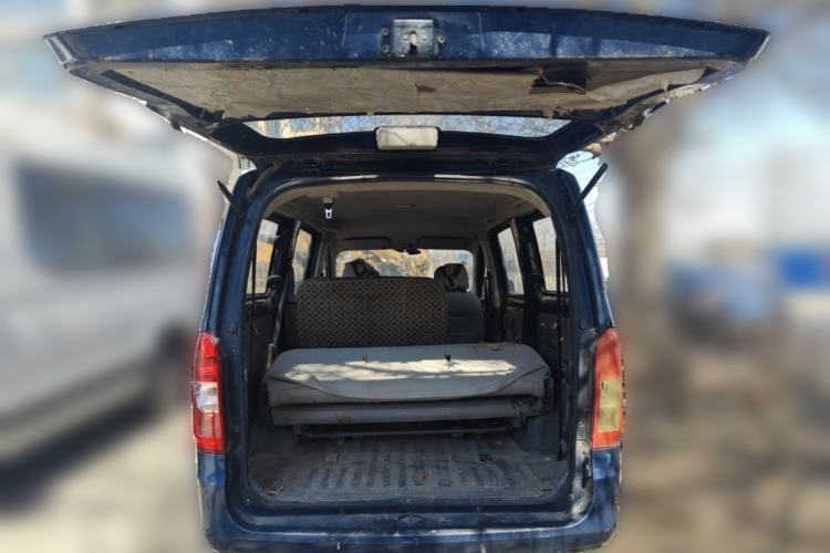 Used Wuling Rongguang V 2016 1.5L Practical Version Trunk
