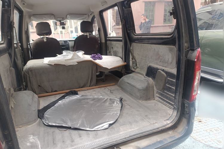 Used Wuling Rongguang V 2016 1.5L Practical Version Trunk