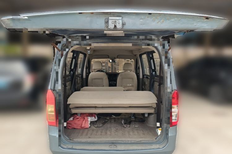 Used Wuling Rongguang V 2016 1.5L Practical Version Trunk