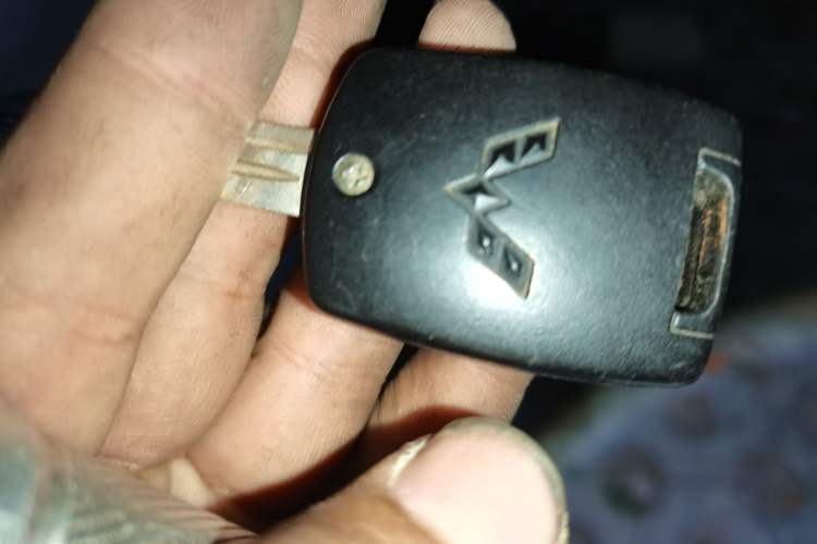 Used Wuling Rongguang V 2016 1.5L Standard Version Vehicle Key