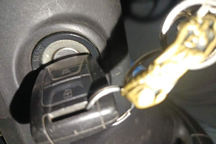Used Wuling Rongguang V 2016 1.5L Standard Version Vehicle Key