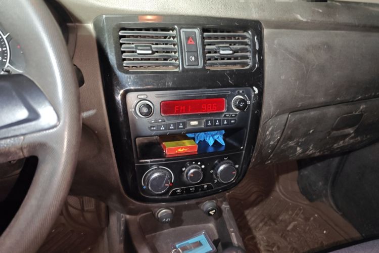 Used Wuling Rongguang V 2016 1.5L Standard Version Audio And AC Panel