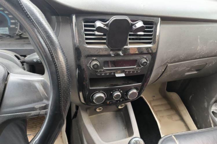 Used Wuling Rongguang V 2016 1.5L Standard Version Audio And AC Panel