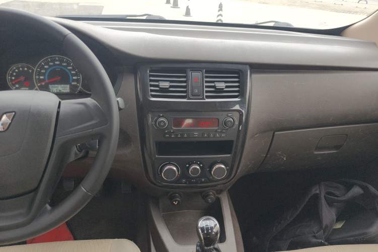 Used Wuling Rongguang V 2016 1.2L Standard Version Audio And AC Panel