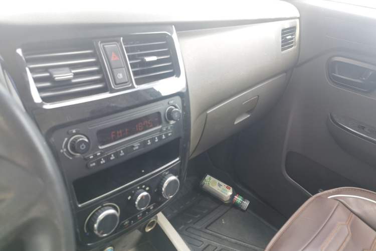 Used Wuling Rongguang V 2016 1.5L Standard Version Audio And AC Panel