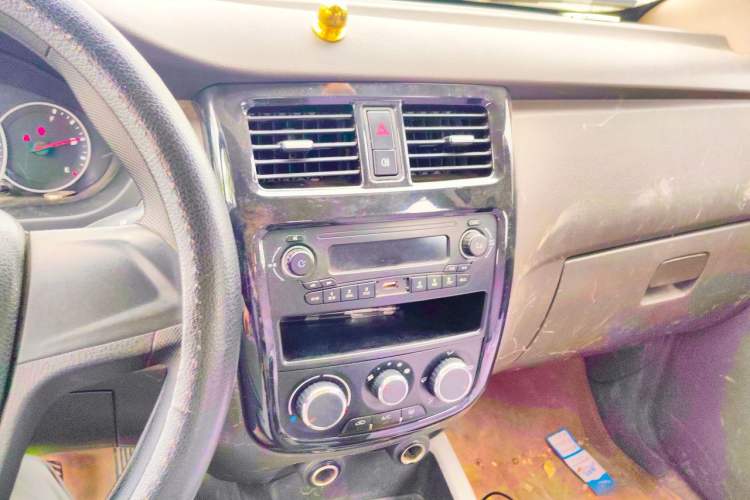 Used Wuling Rongguang V 2016 1.5L Standard Version Audio And AC Panel