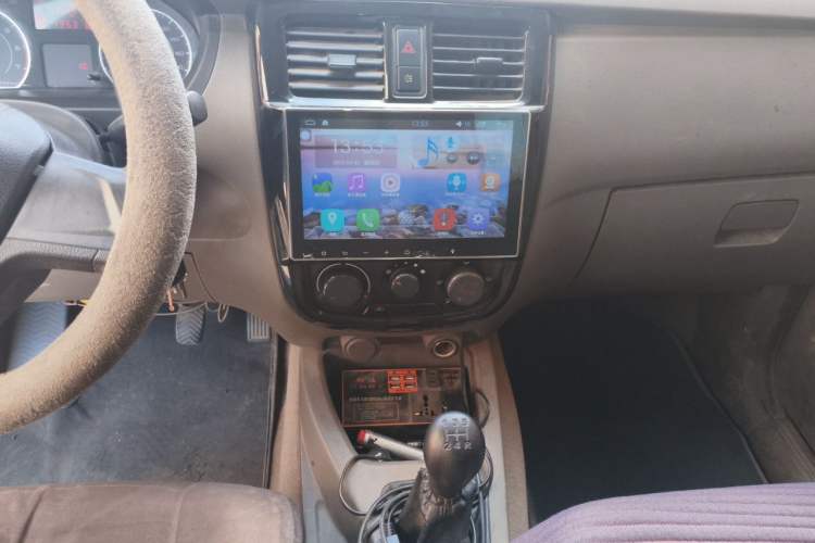 Used Wuling Rongguang V 2016 1.2L Practical Version Audio And AC Panel