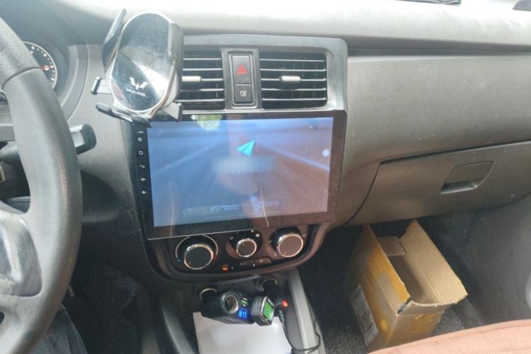 Used Wuling Rongguang V 2016 1.5L Standard Version Audio And AC Panel