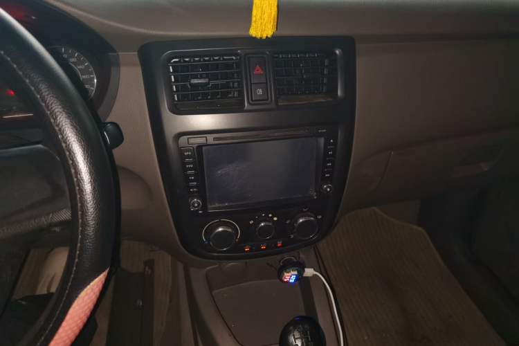 Used Wuling Rongguang V 2016 1.5L Practical Version Audio And AC Panel