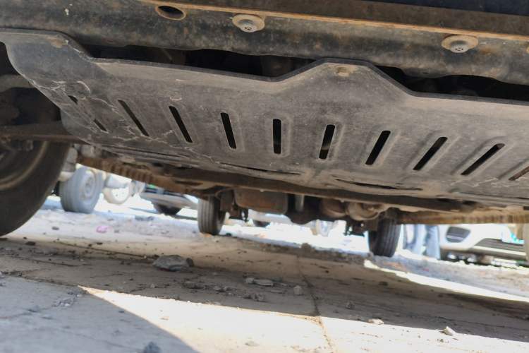Used Wuling Rongguang V 2016 1.2L Practical Version Chassis Front