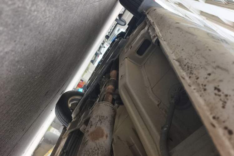 Used Wuling Rongguang V 2016 1.5L Standard Version Chassis Front Left