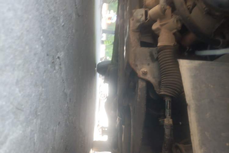 Used Wuling Rongguang V 2016 1.5L Practical Version Chassis Front Left