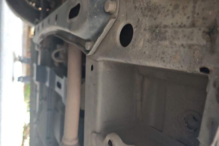 Used Wuling Rongguang V 2016 1.5L Standard Version Chassis Front Left