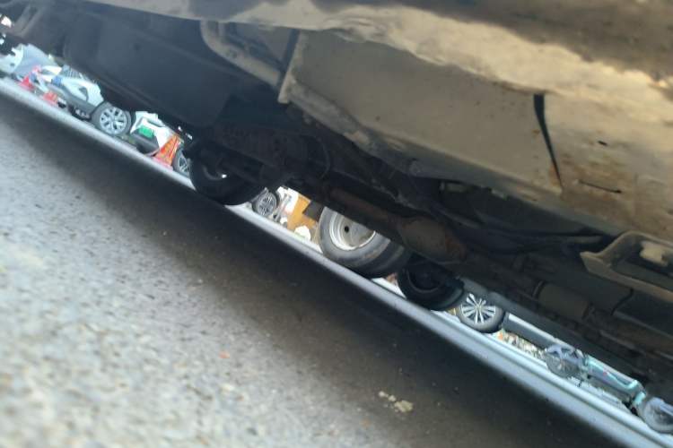 Used Wuling Rongguang V 2016 1.2L Standard Version Chassis Front Right
