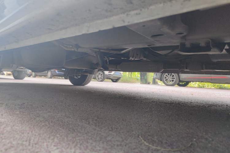Used Wuling Rongguang V 2016 1.5L Practical Version Non-Power-Assisted Chassis Front Right