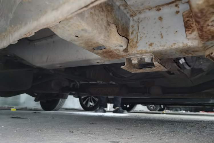Used Wuling Rongguang V 2016 1.5L Practical Version Chassis Front Right