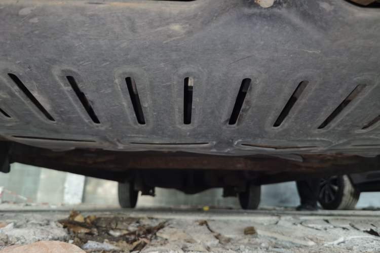 Used Wuling Rongguang V 2016 1.5L Practical Version Chassis Front