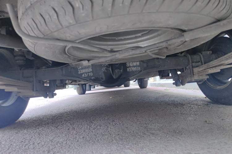 Used Wuling Rongguang V 2016 1.5L Practical Version Non-Power-Assisted Chassis Rear