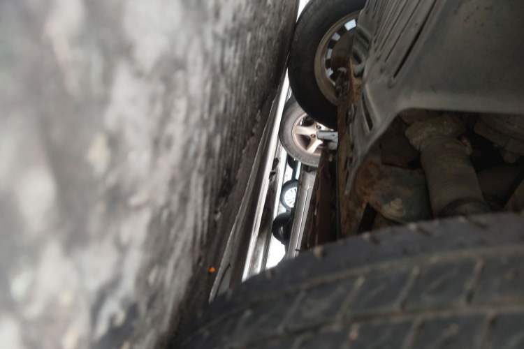 Used Wuling Rongguang V 2016 1.5L Standard Version Chassis Rear Left