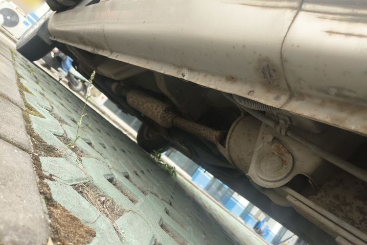 Used Wuling Rongguang V 2016 1.5L Standard Version Chassis Rear Left