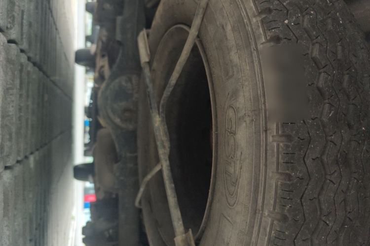 Used Wuling Rongguang V 2016 1.5L Practical Version Non-Power-Assisted Chassis Rear