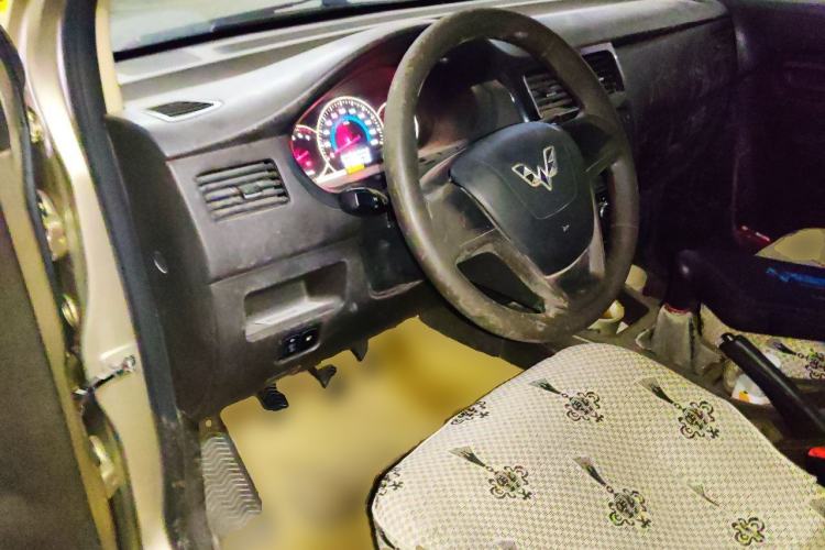 Used Wuling Rongguang V 2016 1.5L Standard Version Driver Seat