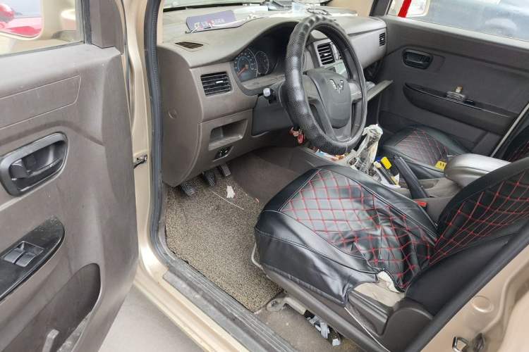 Used Wuling Rongguang V 2016 1.2L Standard Version Driver Seat