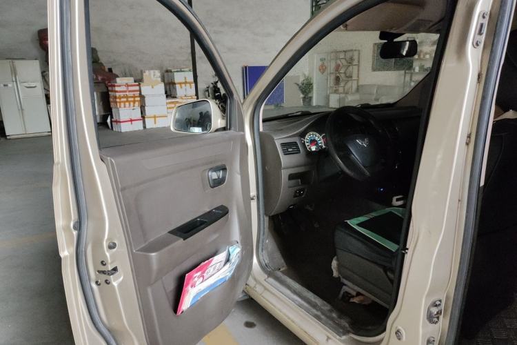 Used Wuling Rongguang V 2016 1.5L Standard Version Driver Seat