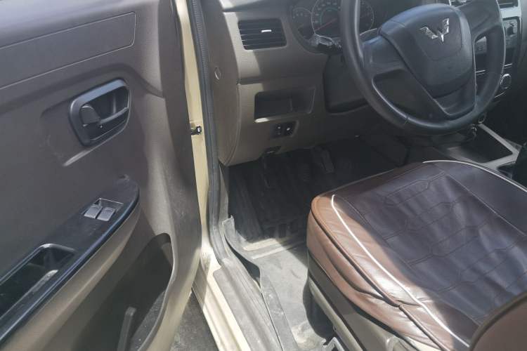 Used Wuling Rongguang V 2016 1.5L Standard Version Driver Seat