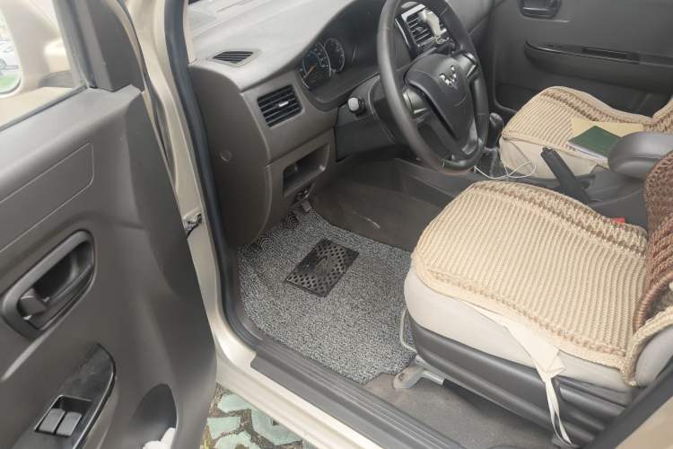 Used Wuling Rongguang V 2016 1.5L Standard Version Driver Seat