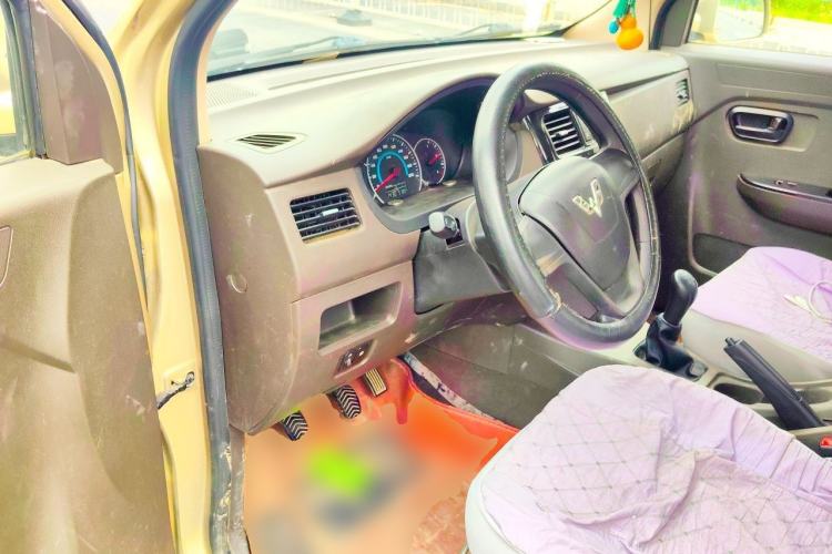 Used Wuling Rongguang V 2016 1.5L Standard Version Driver Seat