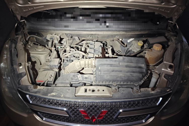 Used Wuling Rongguang V 2016 1.5L Standard Version Engine Bay